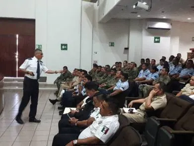 Brinda SSP capacitación vial a elementos de la X Zona Naval, en Lázaro Cárdenas