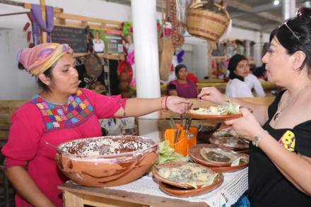 No hay otro sazón como el de nuestras cocineras tradicionales aseguran comensales del encuentro.