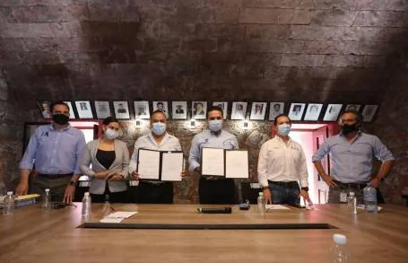 Sólo juntos podremos salir mejor librados de crisis financiera: Gobernador de Michoacán Silvano Aureoles Conejo 