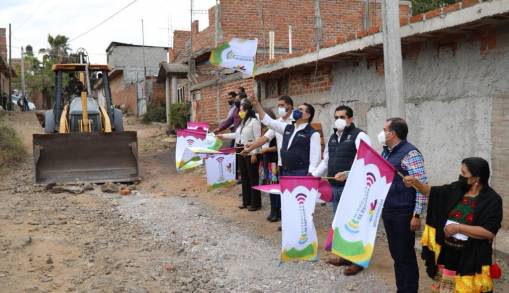 Arranca Silvano obras en beneficio de 10 mil habitantes de Tangamandapio  