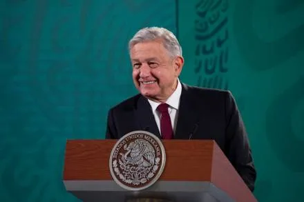 Recuperado de COVID-19 AMLO regresa a sus actividades públicas; Â«estamos de nuevo de pie y en luchaÂ», afirma 