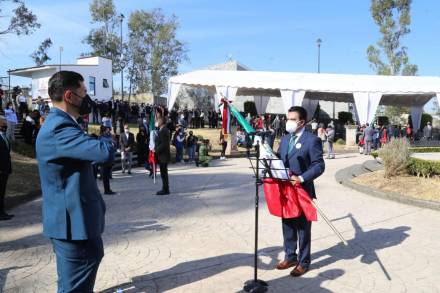 Encabeza Armando Hurtado conmemoración del Día de la Bandera 