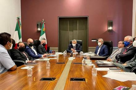 Logra Alfredo Ramírez Bedolla acuerdo con Gobierno de México para pagar salarios a docentes 