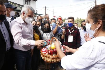 Inaugura Gobernador Feria de la Esfera en Tlalpujahua 