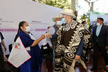 El Gobernador Alfredo Ramírez  Bedolla ratifica su respaldo a gobiernos autónomos de pueblos indígenas 