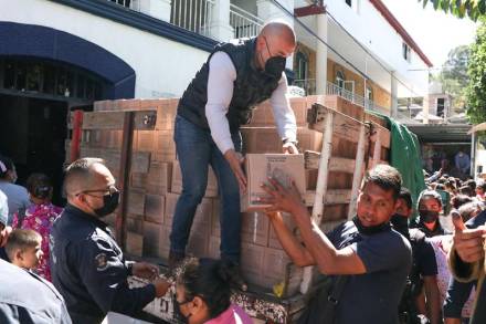 Habitantes de Tzitzio reciben apoyos del Gobierno del Estado 