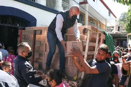 Habitantes de Tzitzio reciben apoyos del Gobierno del Estado 