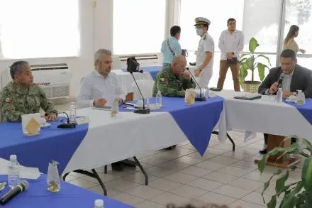 En mesa de seguridad realizada en Lázaro Cárdenas  refuerzan estrategia para la construcción de la paz  