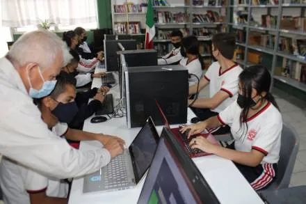 Con responsabilidad y vocación, 60 mil maestros mantienen clases y alistan cierre de ciclo en Michoacán 