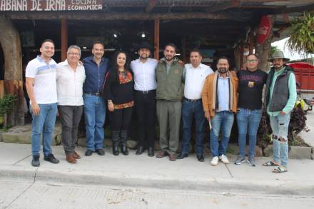 Asiste Octavio Ocampo a la feria regional de Jeráhuaro: Líder del PRD, reconoce potencial frutícola de esta región 