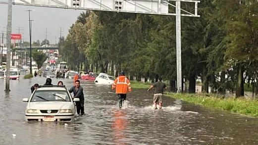 Atiende PC estatal afectaciones tras tromba en Morelia 