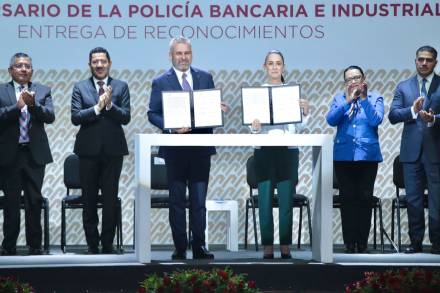 Bedolla y Sheinbaum firman convenio para fortalecer a la Policía Auxiliar de Michoacán 