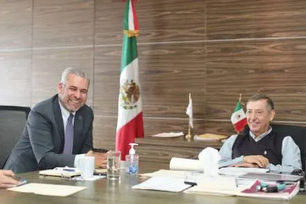 Bedolla e ISSSTE revisan proceso de registro de maestros jubilados sin servicio médico
