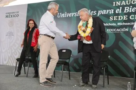 Respalda AMLO trabajo de Ramírez Bedolla para combatir la corrupción 