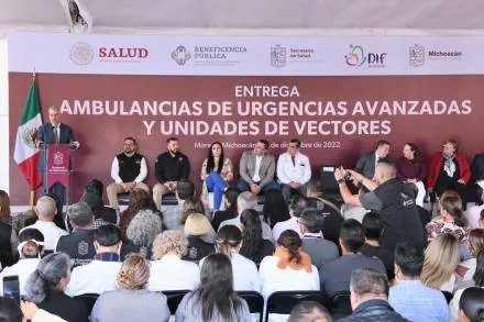 Entrega Gobernador 22 ambulancias a 16 municipios y al CRUM 