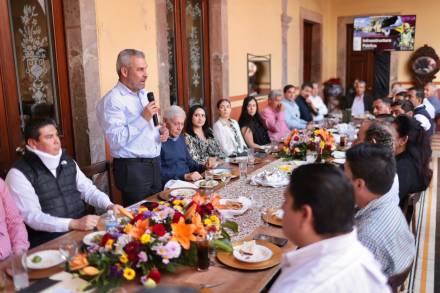 Presenta Alfredo Ramírez Bedolla proyectos de infraestructura a empresarios de La Piedad 