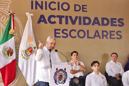 Reconoce Alfredo Ramírez Bedolla Humanismo Nicolaita en arranque de ciclo de la UMSNH 