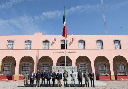 Fortalecen FGE y 21 Zona Militar coordinación para combatir el delito: Adrián López Solís 