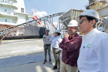 Visita Alfredo Ramírez Bedolla planta Fertinal en LC; garantizados los fertilizantes para Michoacán 