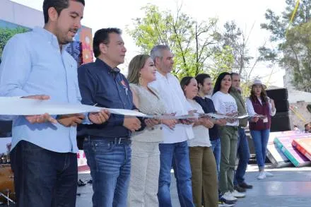 Con gran éxito inaugura Bedolla Kermés DIF 2023 