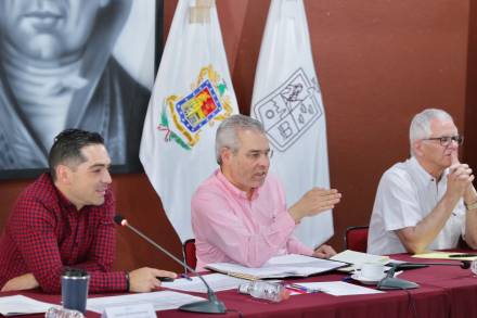 Anuncia Bedolla rehabilitación de 296 km de carreteras en el Bajío 