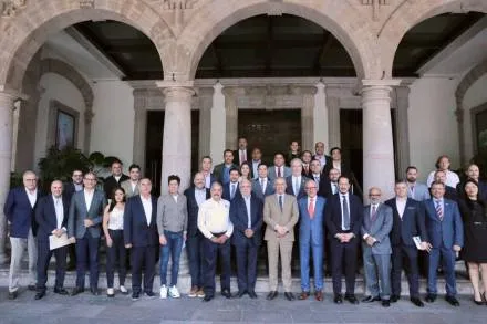 Cámaras de la industria automotriz reconocen condiciones para invertir en Michoacán 
