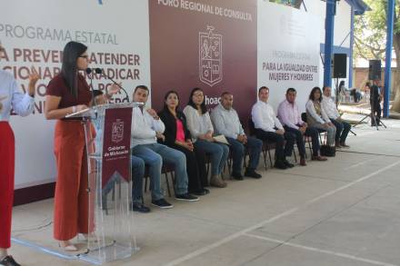 Lleva Seimujer a Zamora foro de consulta para atender violencia de genero 