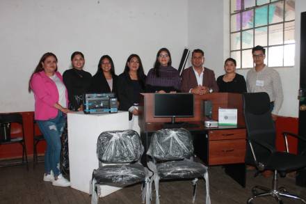 Entrega Seimujer mobiliario al Instituto de la Mujer de Paracho 