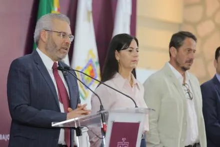 Sin intermediarios, Bedolla otorgará base a más de 7 mil docentes* 