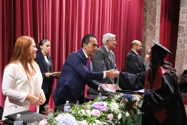 Convertir obstáculos en metas para ser profesionistas de excelencia: Adrián López Solís Fiscal del Poder Judicial 
