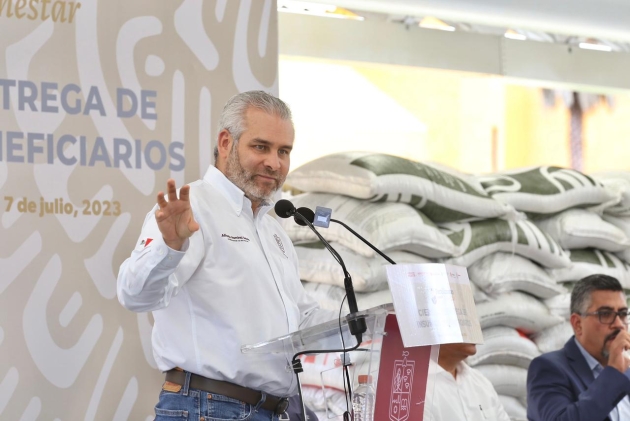 Con éxito concluye entrega de fertilizantes gratuitos a productores de Michoacán 