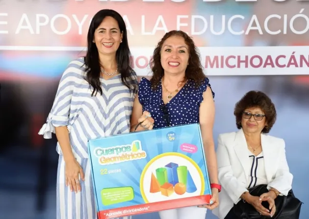 SEE entrega material escolar a 17 mil estudiantes con discapacidad