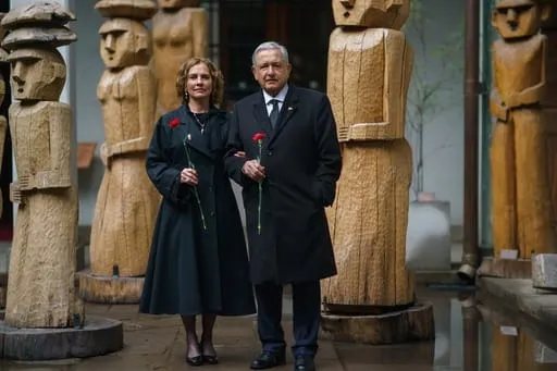 AMLO asiste a acto conmemorativo ciudadano por el 50 aniversario del golpe de Estado en Chile 