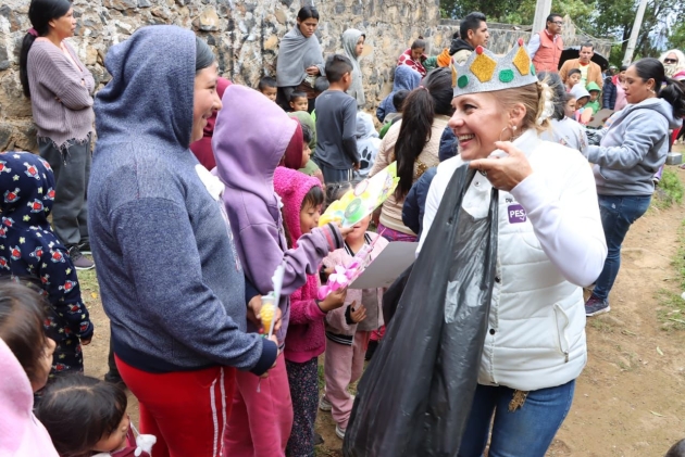 La Dip. Luz García cumple la ilusión del 6 enero a los niños michoacanos 