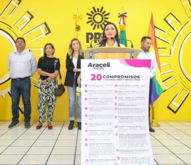 Firma Araceli Saucedo 20 compromisos por las niñas, niños y adolescentes 