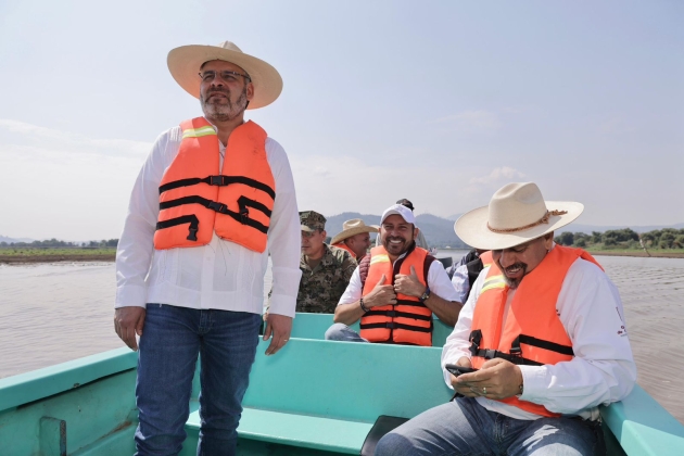 Alfredo Ramírez Bedolla supervisa trabajos para recuperación  de Lago de Pátzcuaro 