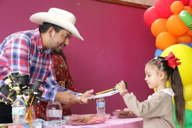 Vamos a fortalecer de manera decidida al sector educativo en Los Reyes: Humberto Jiménez 