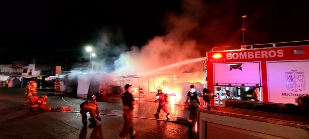 Atiende PC Estatal incendio en el Mercado Independencia 