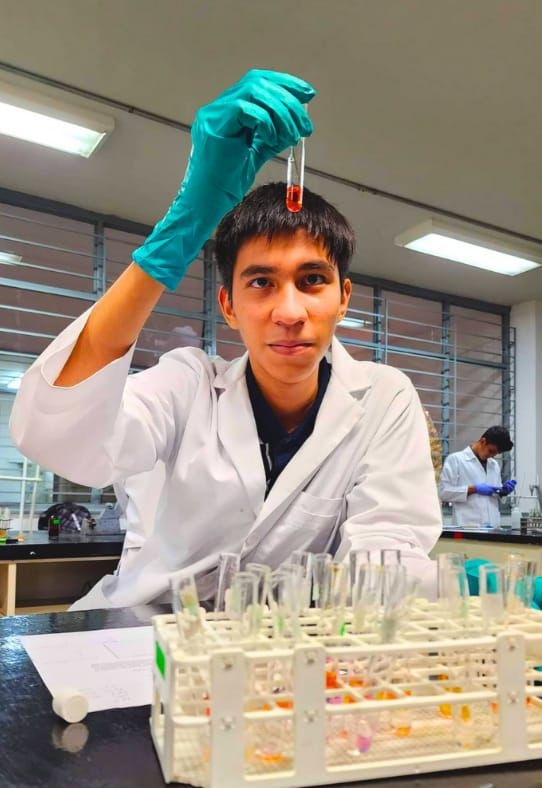 Alumno del Cecytem competirá en Olimpiada Internacional de Química 