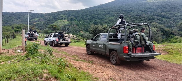 Por aire y tierra, Gobierno de Michoacán continúa búsqueda de policías comunales de La Cantera 