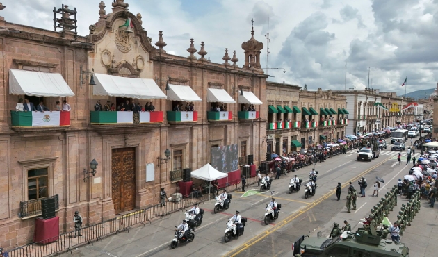 Se Disfruta en Michoacán el Tradicional Desfile Cívico Militar del 16 de Septiembre  