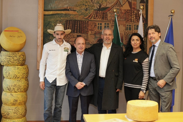 Ramírez Bedolla, productores de queso Cotija y Parmigiano Reggiano forjan alianza en Italia 