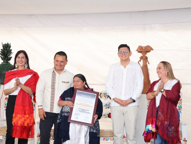 Entregan 113 premios del Concurso Estatal de Artesanías en Pátzcuaro 