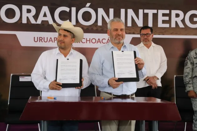 Ramírez Bedolla y Carlos Manzo firman convenio para fortalecer la seguridad en Uruapan* 