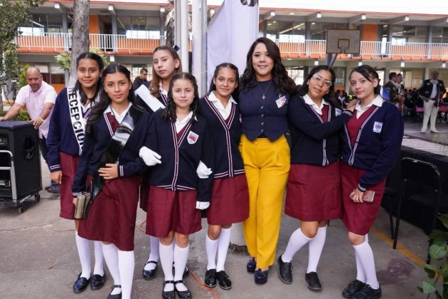 Xóchitl Ruiz refrenda compromiso de apoyar al fortalecimiento del sector educativo 