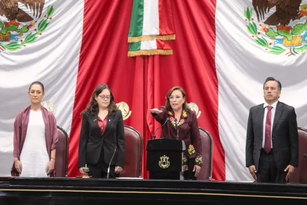 Asiste Ramírez Bedolla a toma de protesta de primera gobernadora de Veracruz 