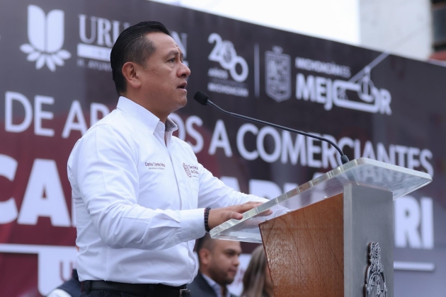 Gobierno de Michoacán entrega 2.4 mdp en apoyo a locatarios del Mercado Tariácuri 