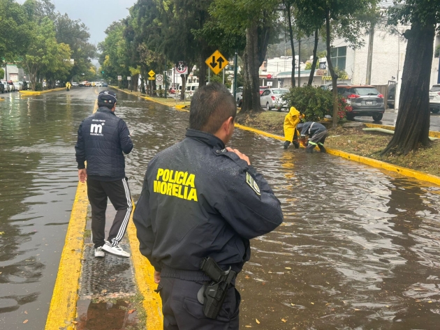 Despliega Gobierno de Morelia brigadas para atender incidencias por fuerte lluvia de este domingo 22 