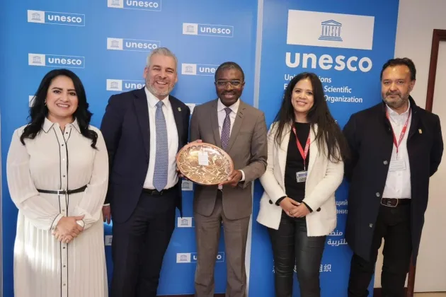 Ramírez Bedolla  presenta en Francia, ante la UNESCO, expediente para que Pátzcuaro sea Patrimonio Mundial 