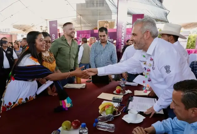 Atiende Ramírez Bedolla propuestas ciudadanas en audiencia pública en Los Reyes 
